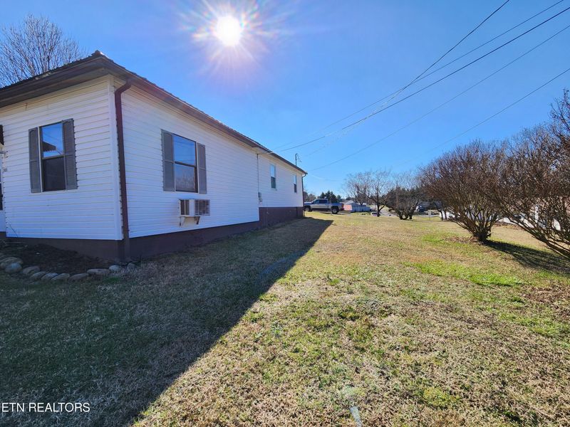 305 Abrams St, Rockford, TN 37853