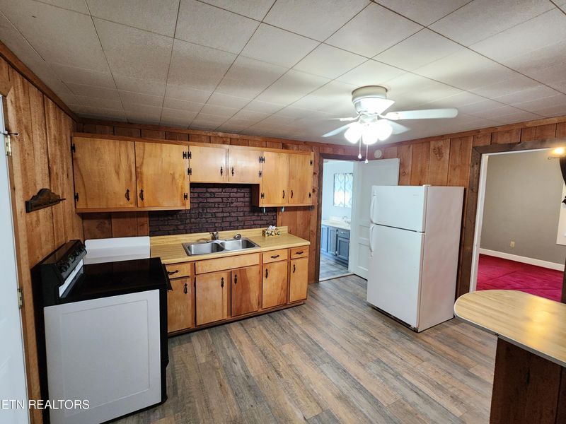 305 Abrams St, Rockford, TN 37853