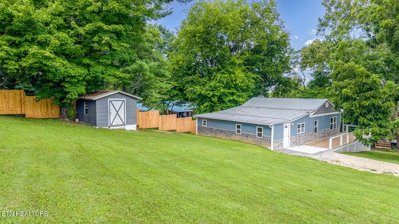 305 Augusta Ave, Maryville, TN 37804