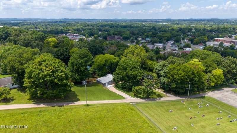 305 Augusta Ave, Maryville, TN 37804