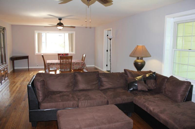 305 E Forest Ln, Oak Ridge, TN 37830