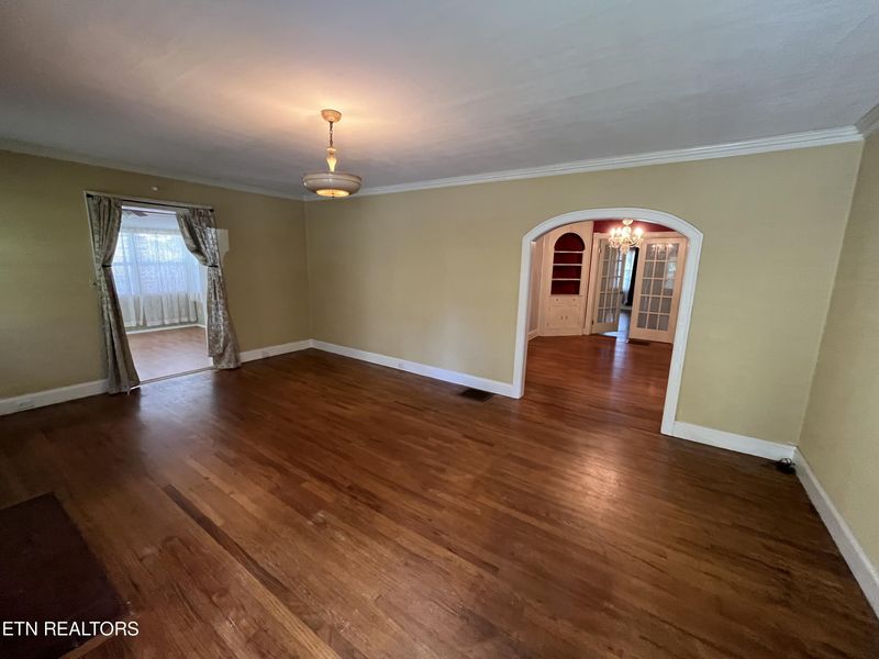 305 Forrest Ave, Athens, TN 37303
