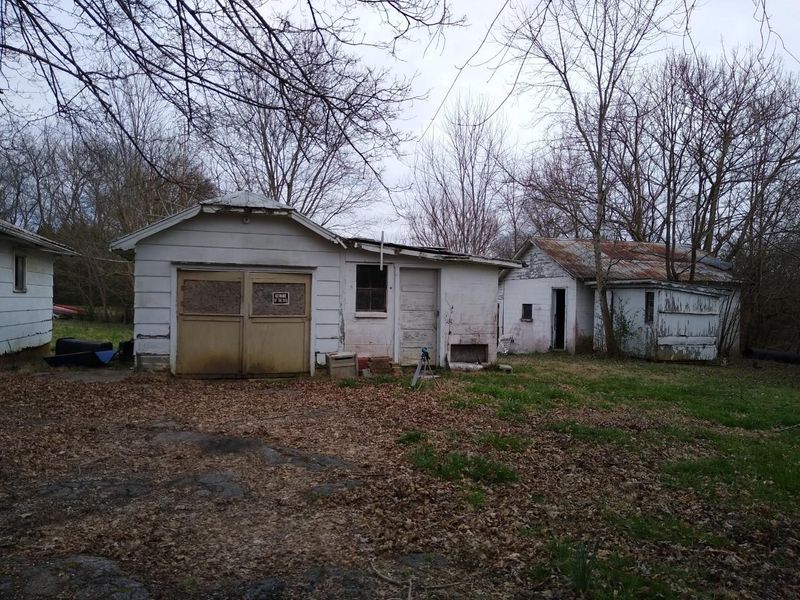 305 Island Ford Rd, Jacksboro, TN 37757