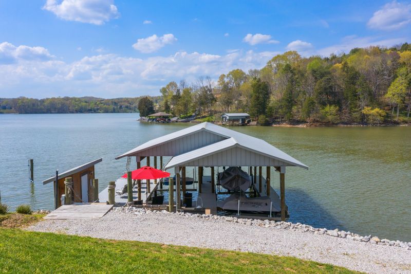 305 Island Rd, Kingston, TN 37763