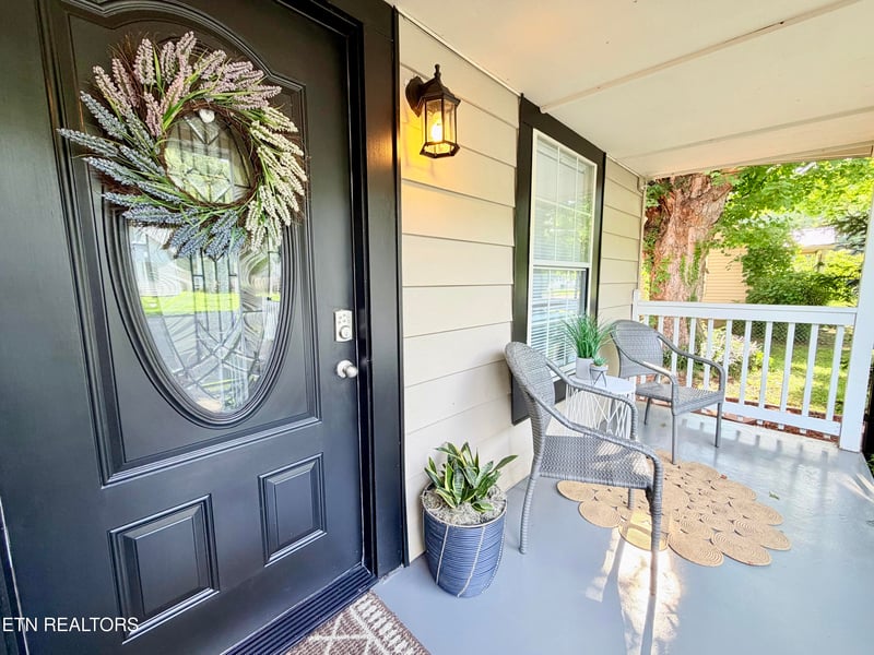 305 Jackson St, Sevierville, TN 37862