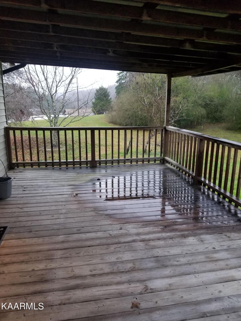 305 Jefferson Ln, Clinton, TN 37716