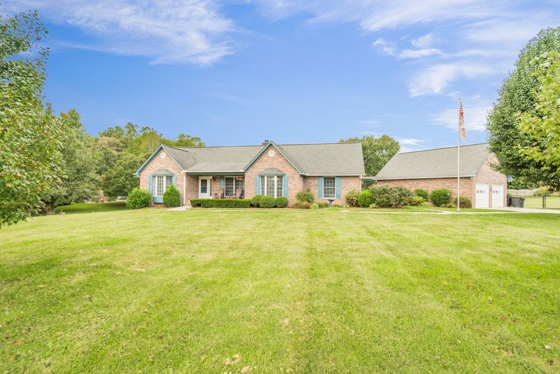 305 Jones Ln, Clinton, TN 37716