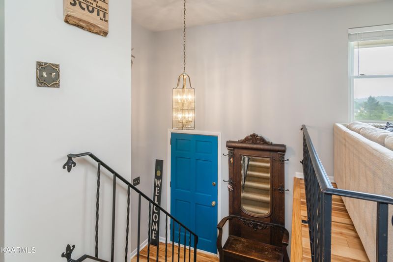 305 Mcfee Rd, Knoxville, TN 37934