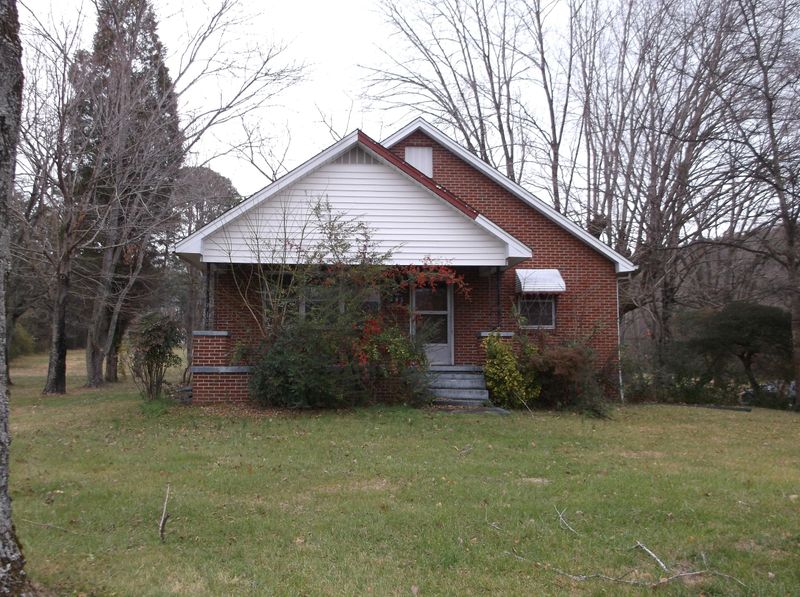 305 Pine Ridge Rd, Harriman, TN 37748