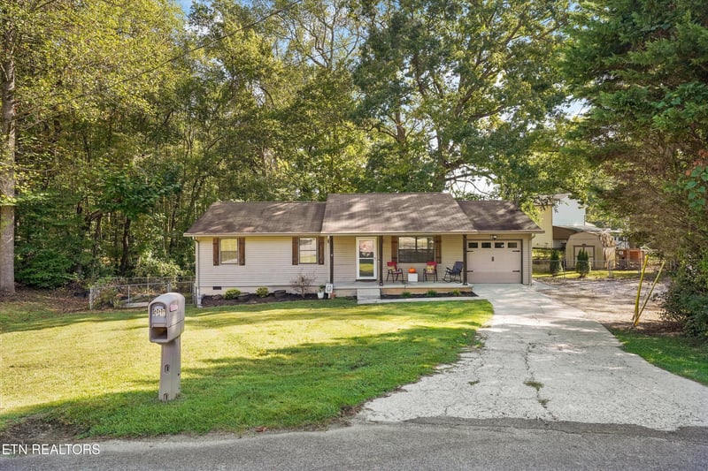 305 Red Fox Ln, Clinton, TN 37716