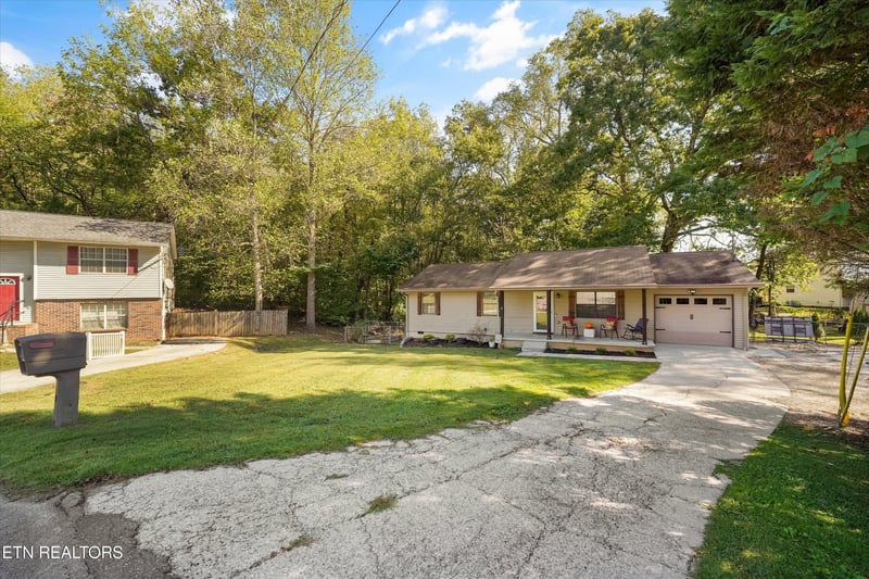 305 Red Fox Ln, Clinton, TN 37716