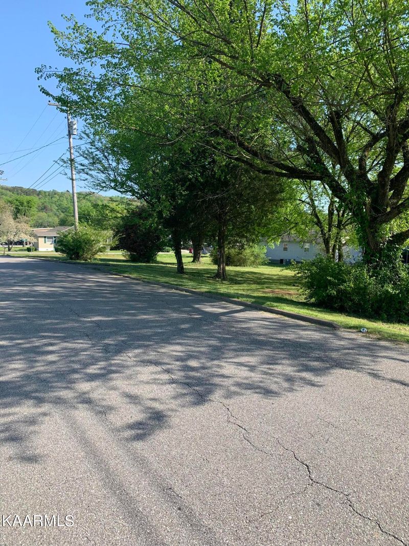 305 Roane St, Kingston, TN 37763