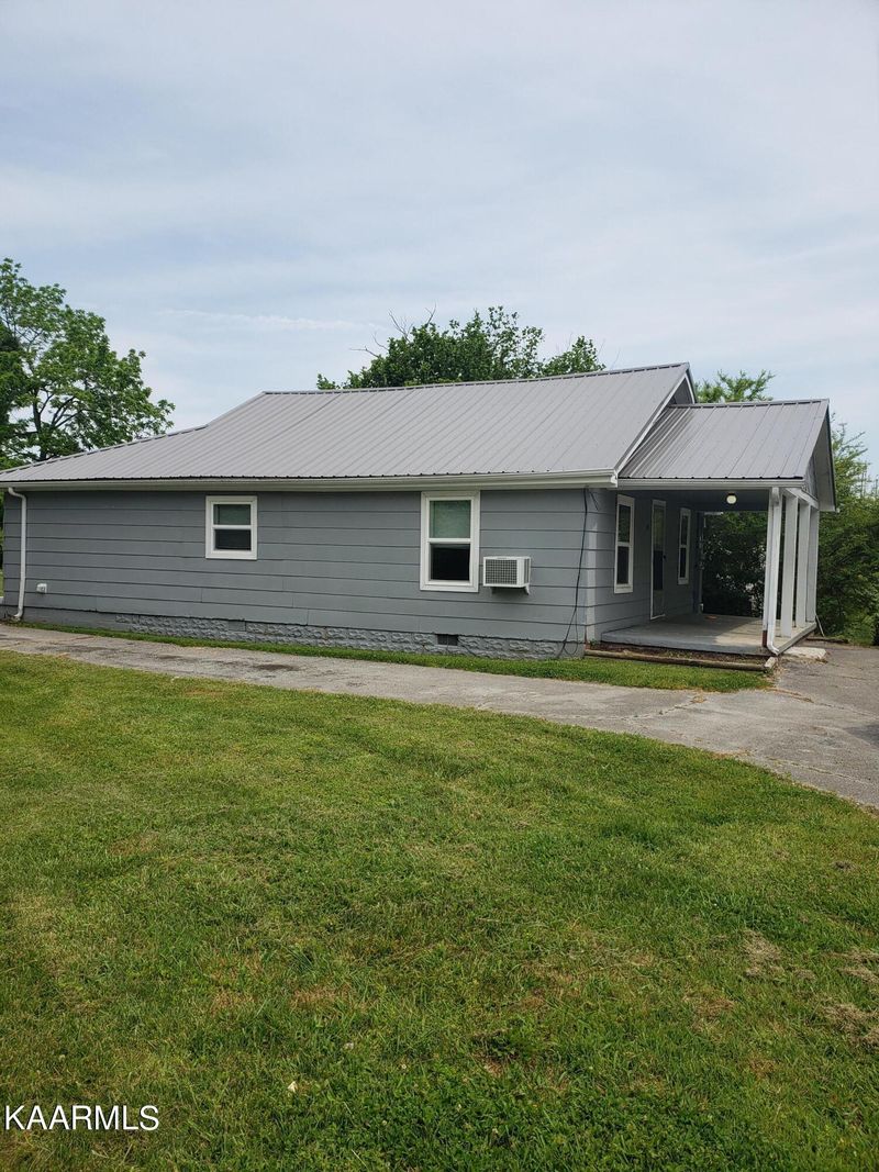 305 S 12th St, Lafollette, TN 37766