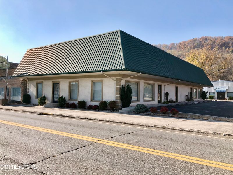 305 S Main St, Rocky Top, TN 37769