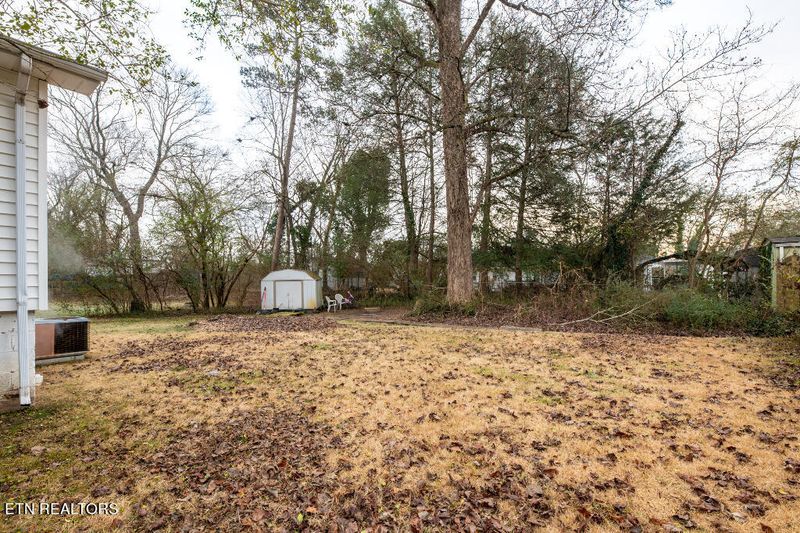 305 W Faunce Rd, Oak Ridge, TN 37830