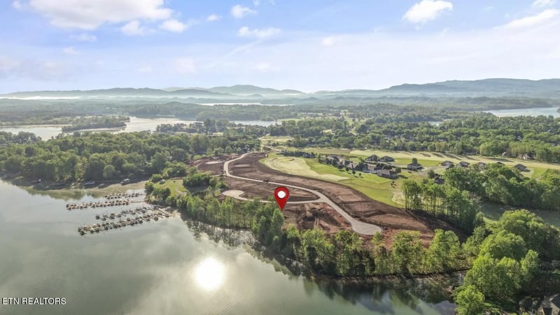 305 Waya Tr, Vonore, TN 37885