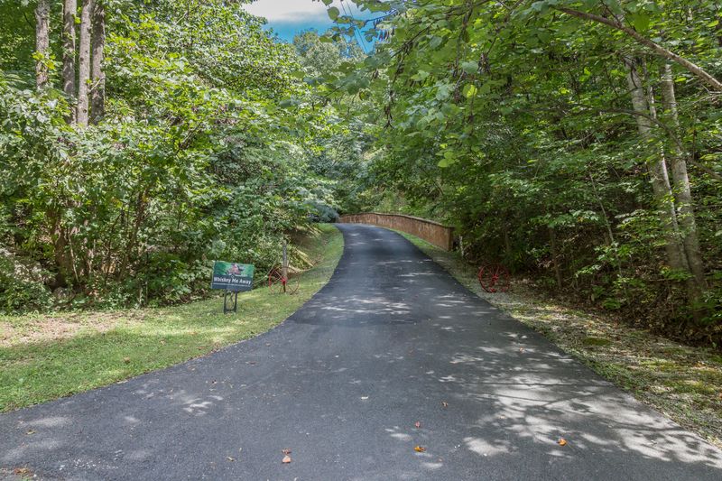 3053 Kulpan Way, Sevierville, TN 37862