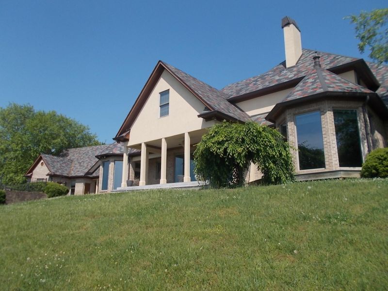 3054 Devault Rd, Louisville, TN 37777