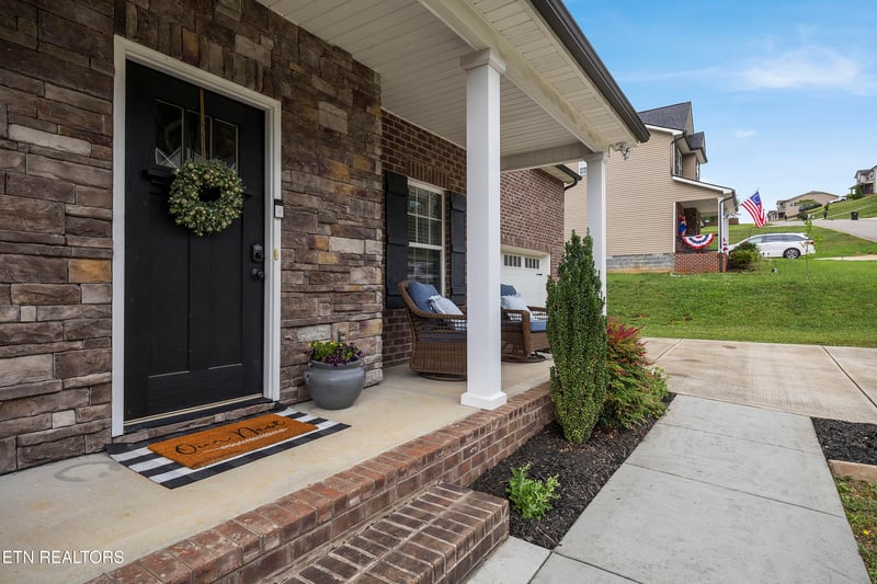 3055 Oakwood Hills Ln, Knoxville, TN 37931