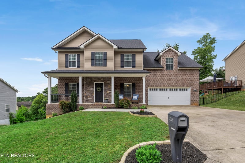 3055 Oakwood Hills Ln, Knoxville, TN 37931