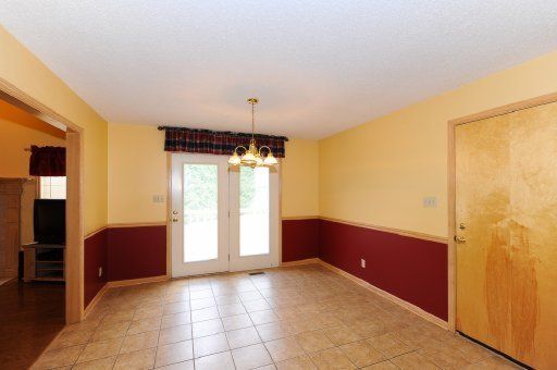 3055 Shadowbrook Dr, Maryville, TN 37803