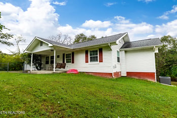 3056 Birds Creek Rd, Sevierville, TN 37876