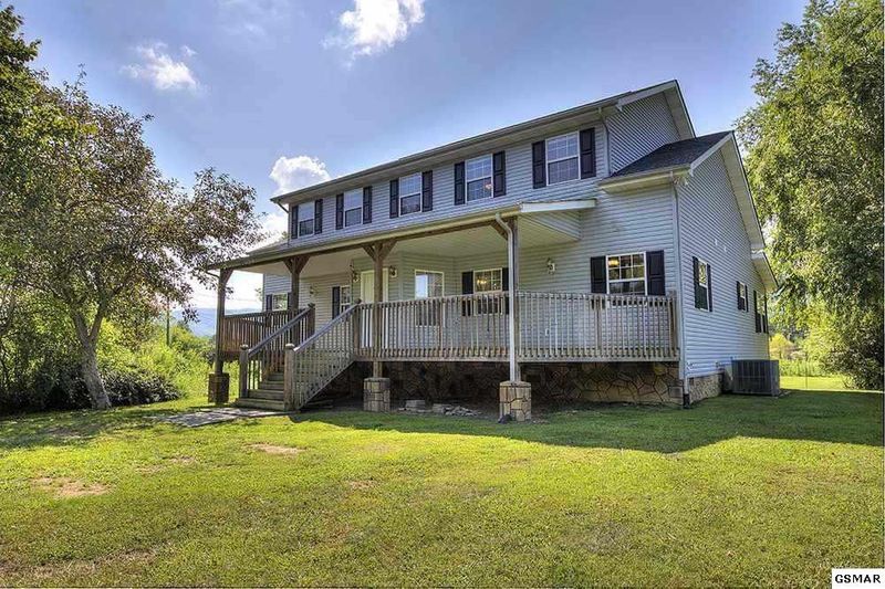 3056 Hatcher Mountain Rd, Sevierville, TN 37862