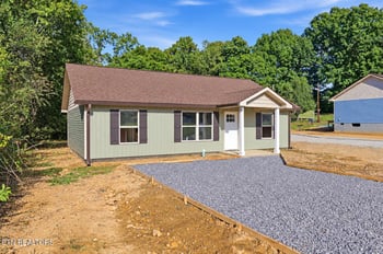 305A S Fowler St, Clinton, TN 37716