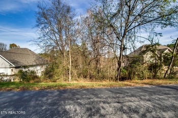 306 Awohili Ln, Loudon, TN 37774