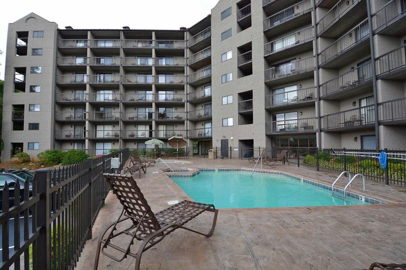 306 Baskins Creek Rd #111, Gatlinburg, TN 37738