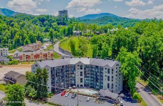 306 Baskins Creek Rd #3A, Gatlinburg, TN 37738
