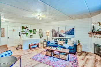 306 Baskins Creek Rd #3A, Gatlinburg, TN 37738