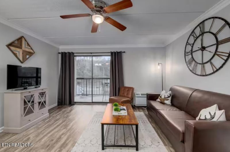 306 Baskins Creek Rd #402, Gatlinburg, TN 37738