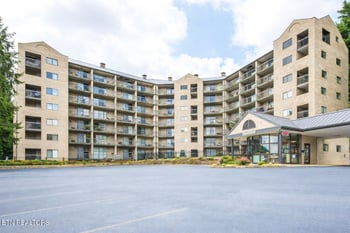 306 Baskins Creek Rd #402, Gatlinburg, TN 37738