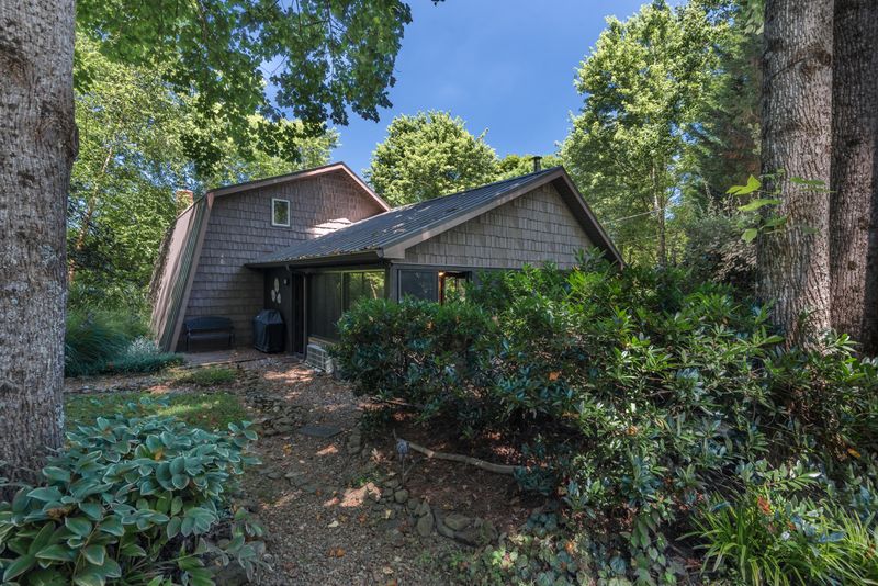 306 Bunch Ln, Clinton, TN 37716