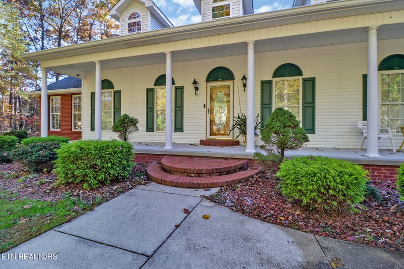306 Carrie Dr, Crossville, TN 38572