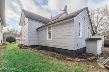 306 Carter Ave, Harriman, TN 37748