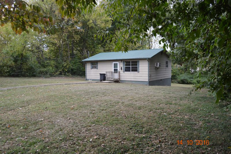 306 Ceasar St, Athens, TN 37303