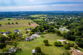 306 Coulter Rd, Maryville, TN 37804