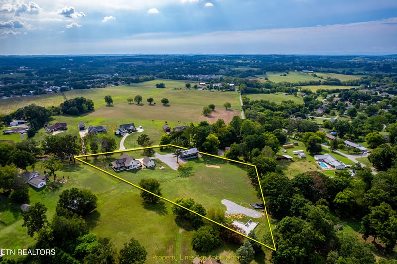 306 Coulter Rd, Maryville, TN 37804