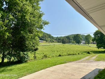 306 E Tri County Blvd, Oliver Springs, TN 37840