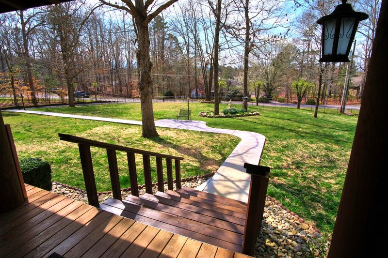 306 Irvine Ln, Sevierville, TN 37876