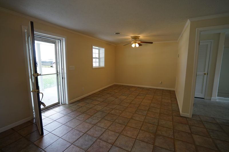306 N Hicks St, Clinton, TN 37716