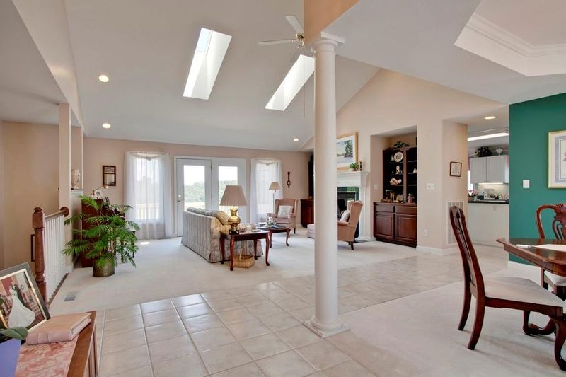 306 Oonoga Cir, Loudon, TN 37774