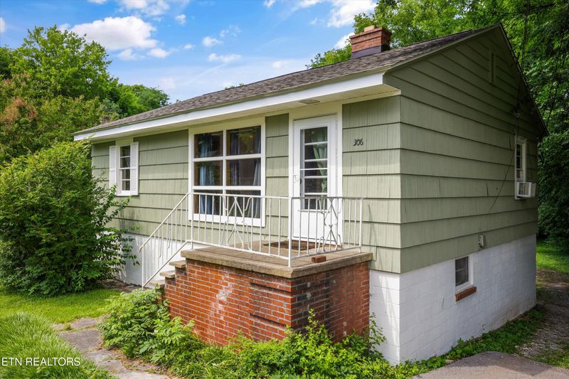 306 S Cedar St, Maryville, TN 37803