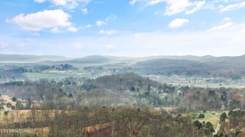 306 Shoopman Ln, Oliver Springs, TN 37840