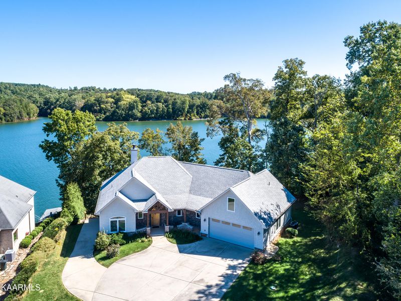 306 Tecumseh Pl, Loudon, TN 37774