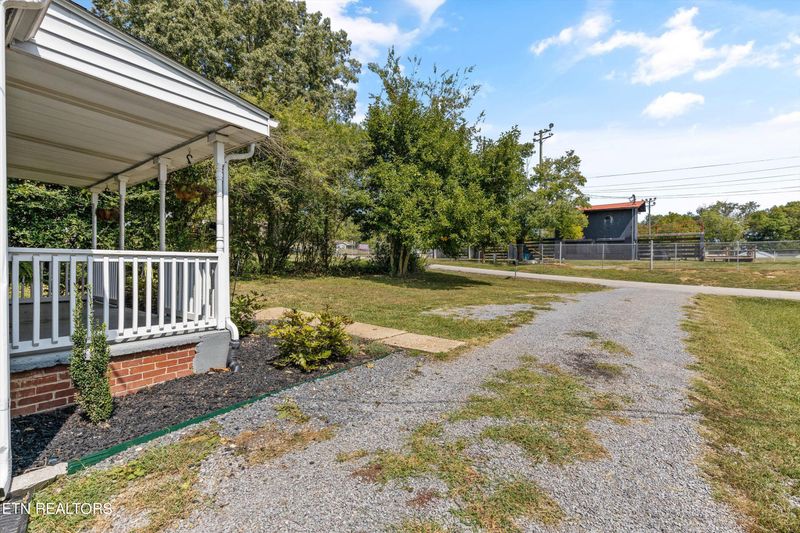 306 Unaka St, Clinton, TN 37716