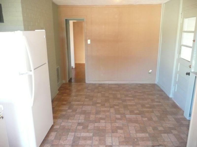 306 W Outer Dr, Oak Ridge, TN 37830