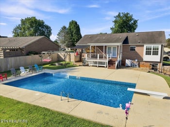 306 Woodsboro Ln, Maryville, TN 37804